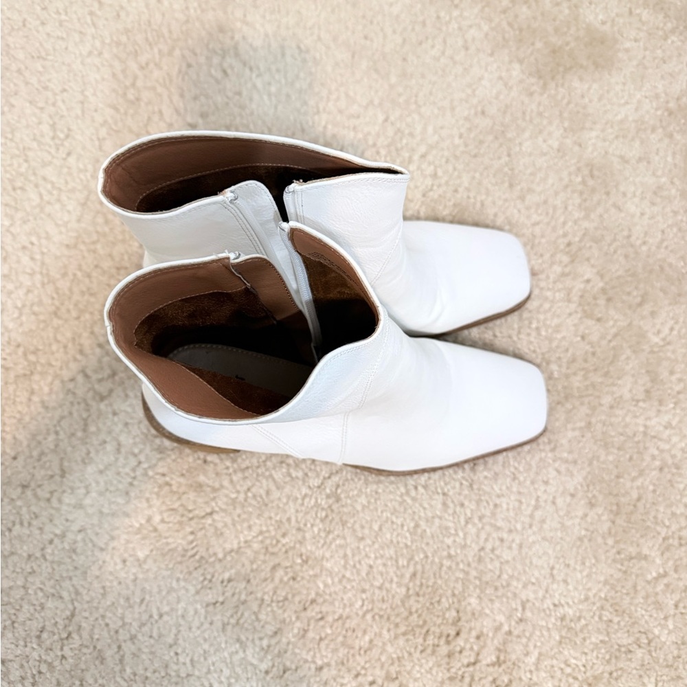 BEAST FASHION White Ankle Booties